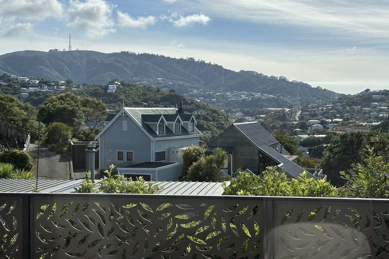 Photo of property in 6 Randolph Road, Crofton Downs, Wellington, 6035