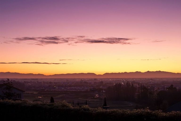 Photo of property in 2 Somerton Rise, Westmorland, Christchurch, 8025