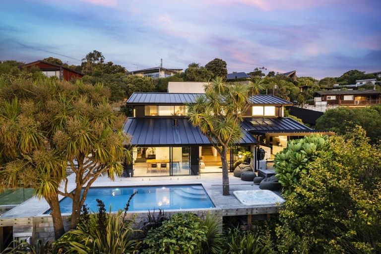 Photo of property in 293 Cannon Hill Crescent, Mount Pleasant, Christchurch, 8081