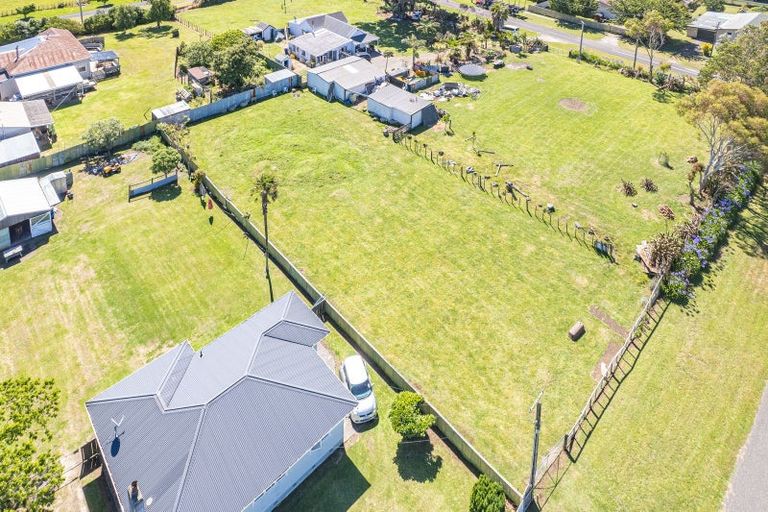 Photo of property in 9 Suther Street, Waverley, 4510