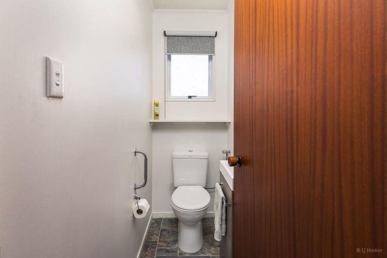 Photo of property in 11 Oxford Street, Waimate, 7924