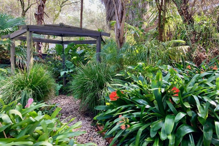 Photo of property in 1/37 Wolsley Avenue, Milford, Auckland, 0620