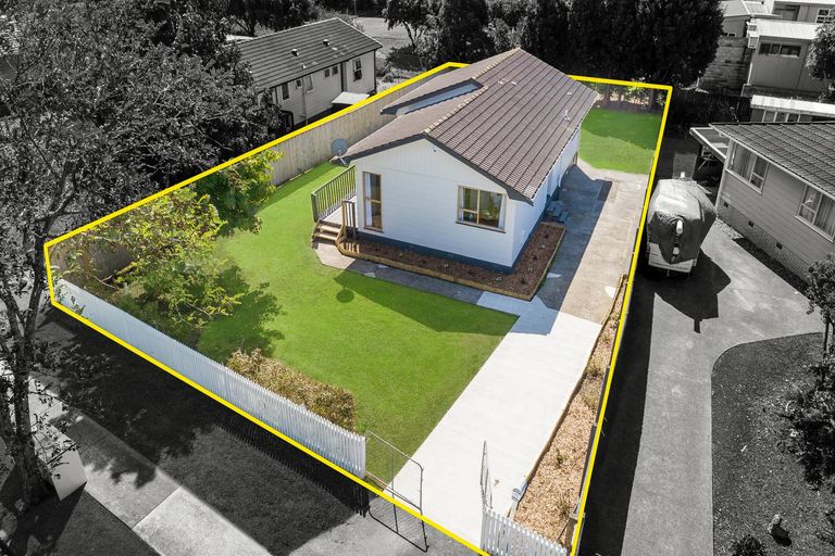 Photo of property in 72 Boundary Road, Clover Park, Auckland, 2019