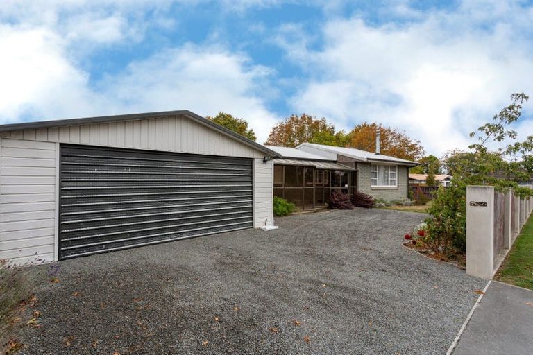 Photo of property in 28 Barnes Road, Redwood, Christchurch, 8051