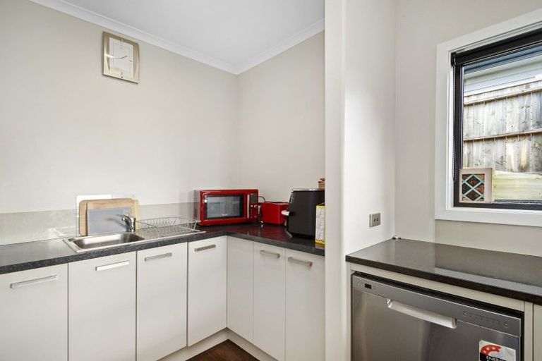 Photo of property in 13 Madeira Close, Whitby, Porirua, 5024