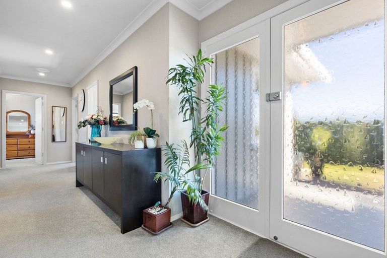 Photo of property in 2 Anzio Place, Awapuni, Palmerston North, 4412