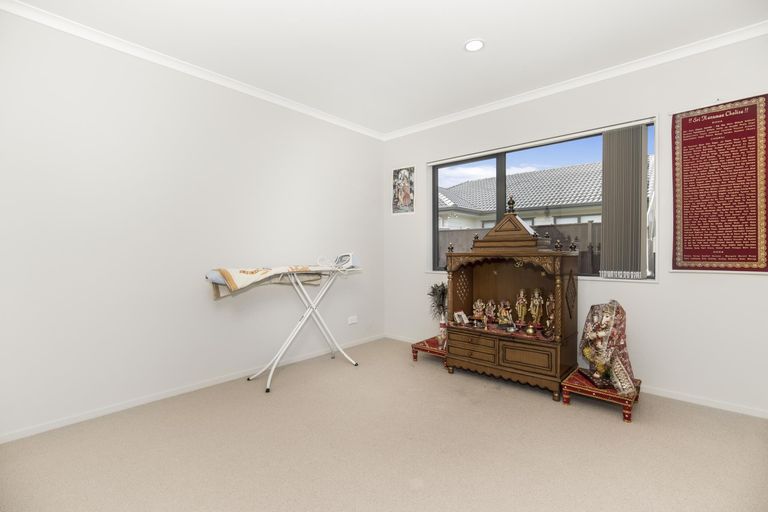 Photo of property in 10 Creda Road, Wattle Downs, Auckland, 2103