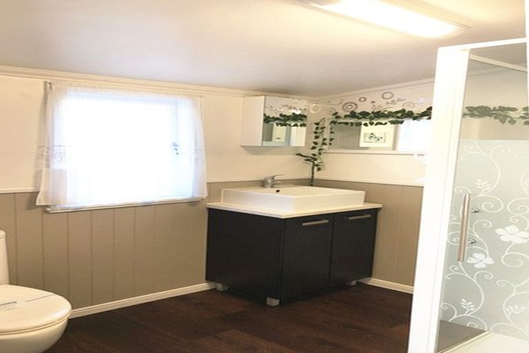 Photo of property in 1 Viola Place, Papakura, 2110