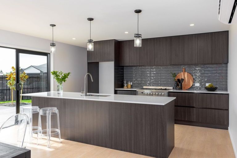 Photo of property in 28 Angus Place, Rangiora, 7400