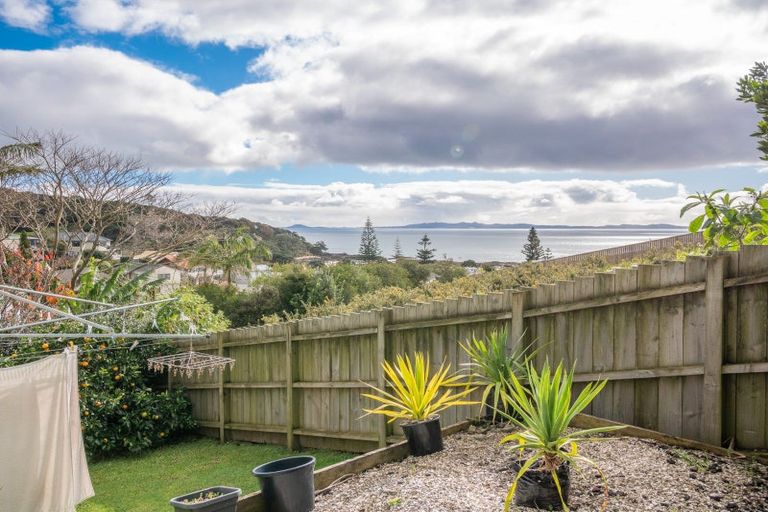 Photo of property in 2 Dudley Crescent, Cable Bay, 0420