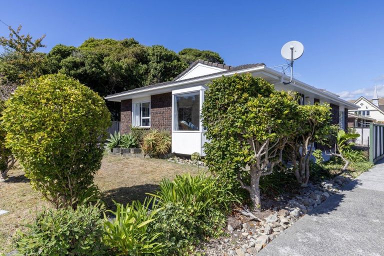 Photo of property in 70a Rimu Street, Waikanae, 5036