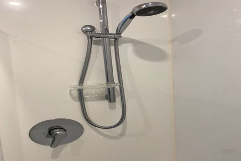 Photo of property in 131 Ruskin Road, Newlands, Wellington, 6037