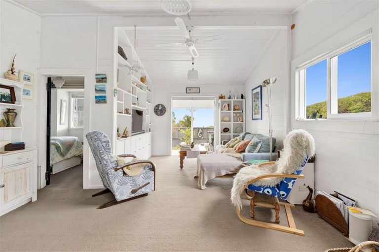 Photo of property in 1142 Abel Tasman Drive, Ligar Bay, Takaka, 7183