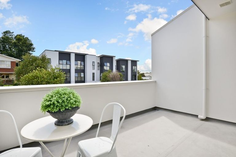 Photo of property in 3b Scotland Place, Hillcrest, Hamilton, 3216