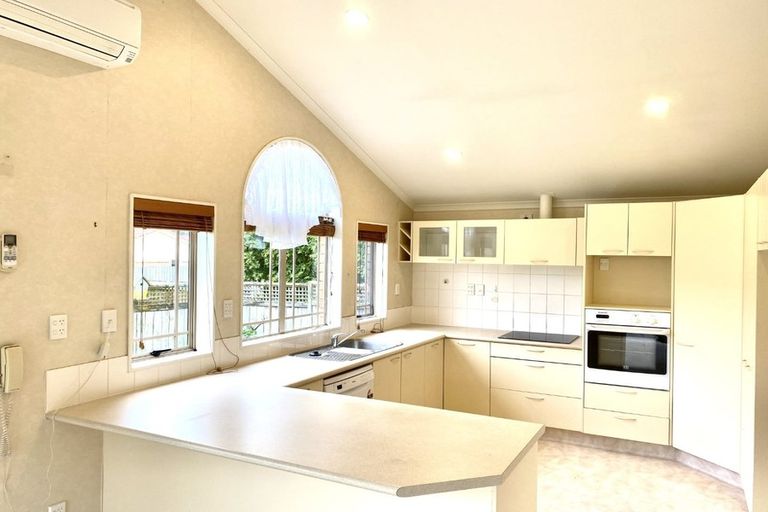 Photo of property in 14 Darimouth Place, Albany, Auckland, 0632