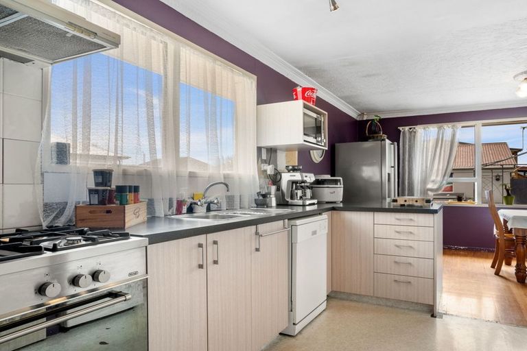 Photo of property in 23 Farnborough Street, Aranui, Christchurch, 8061