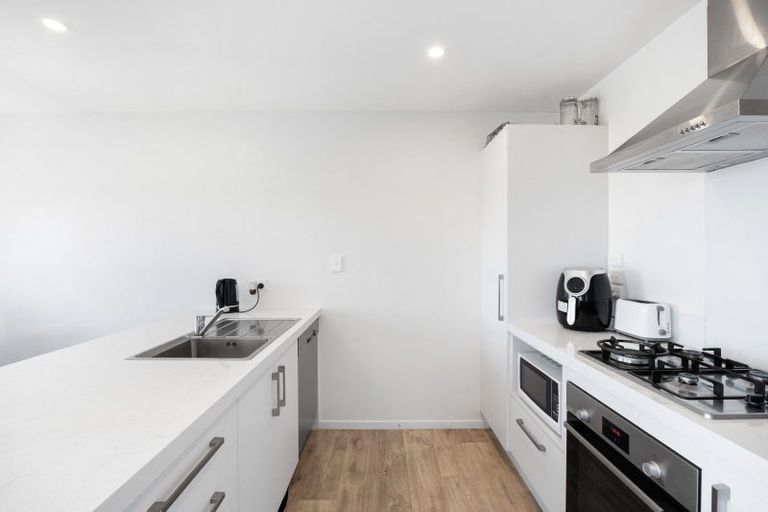 Photo of property in 1/135 Silverdale Road, Hillcrest, Hamilton, 3216