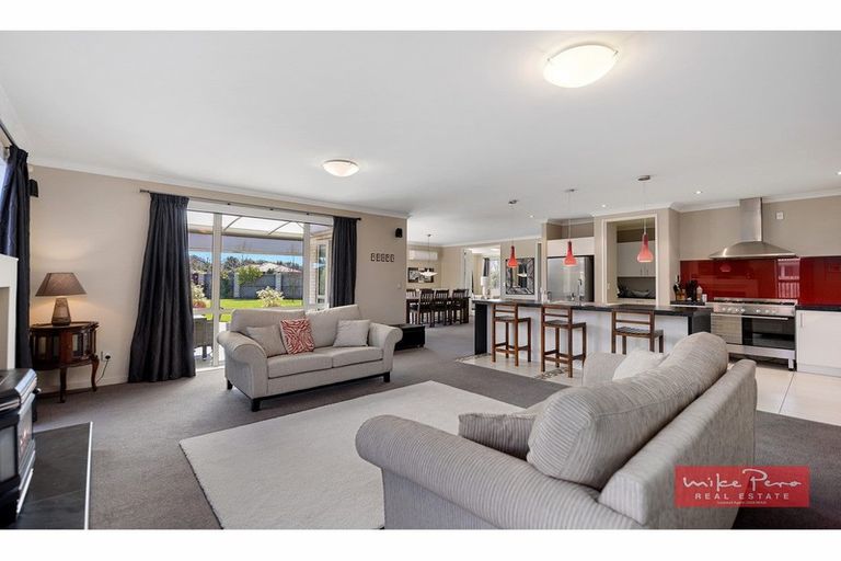 Photo of property in 31 Acacia Avenue, Rangiora, 7400