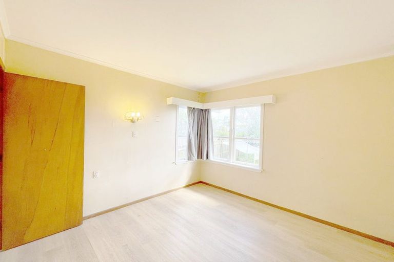 Photo of property in 35 Exmouth Road, Northcote, Auckland, 0627