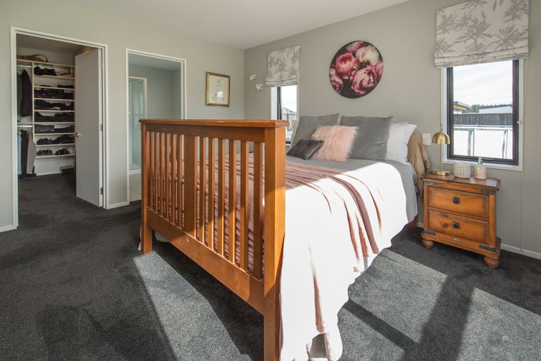 Photo of property in 26 Glenfinnan Place, West Melton, 7618