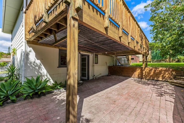 Photo of property in 84 Advene Road, Cockle Bay, Auckland, 2014