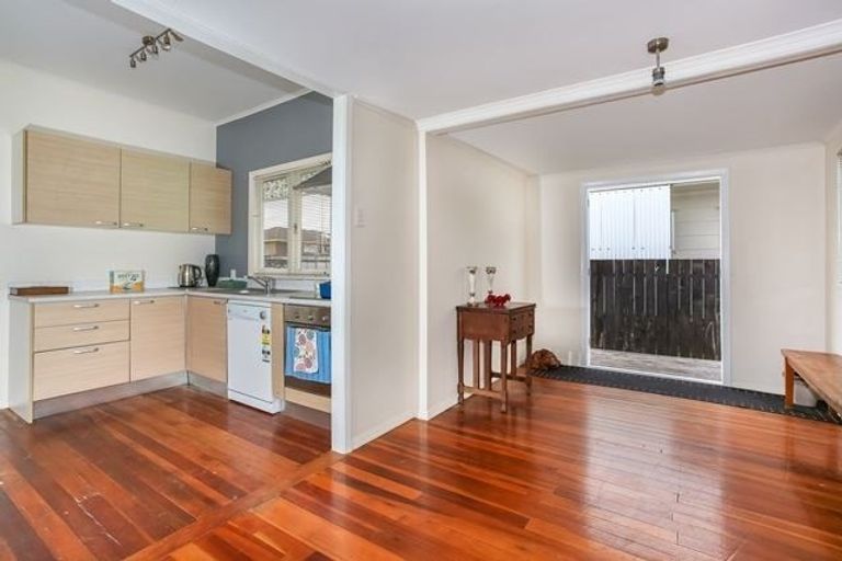 Photo of property in 1/22 Opaheke Road, Papakura, 2110