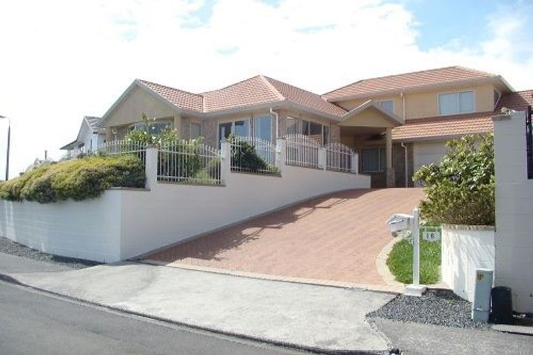 Photo of property in 16 Imran Terrace, Khandallah, Wellington, 6035