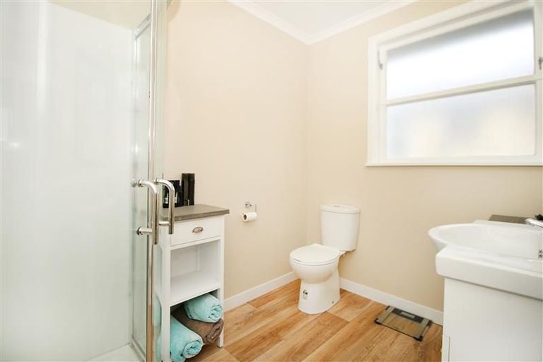 Photo of property in 15 Centennial Drive, Hokowhitu, Palmerston North, 4410