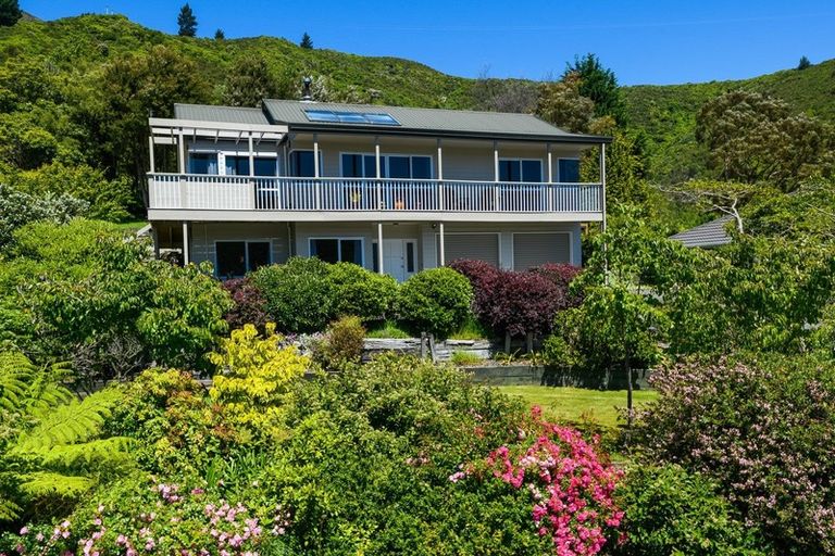 Photo of property in 20 Rimu Terrace, Waikawa, Picton, 7220