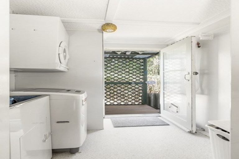 Photo of property in 2/22 Clayburn Road, Glen Eden, Auckland, 0602