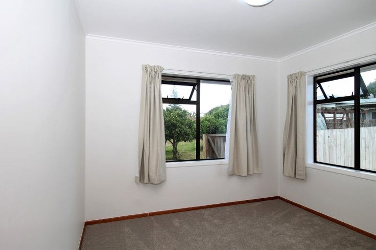 Photo of property in 6 Blossom Lane, Manurewa, Auckland, 2102