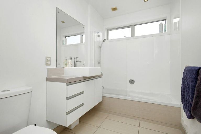 Photo of property in 11 Otonga Heights, Maungaraki, Lower Hutt, 5010