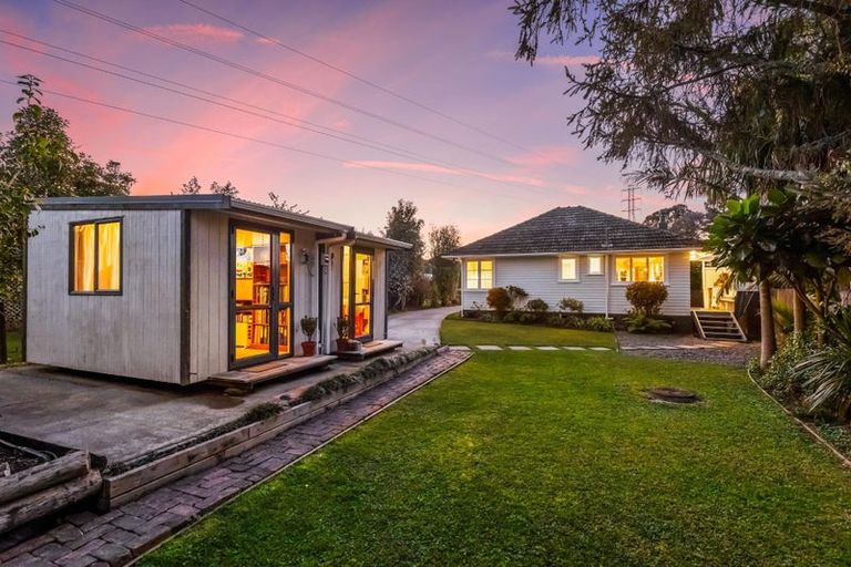 Photo of property in 9 Devon Street, Te Atatu South, Auckland, 0610