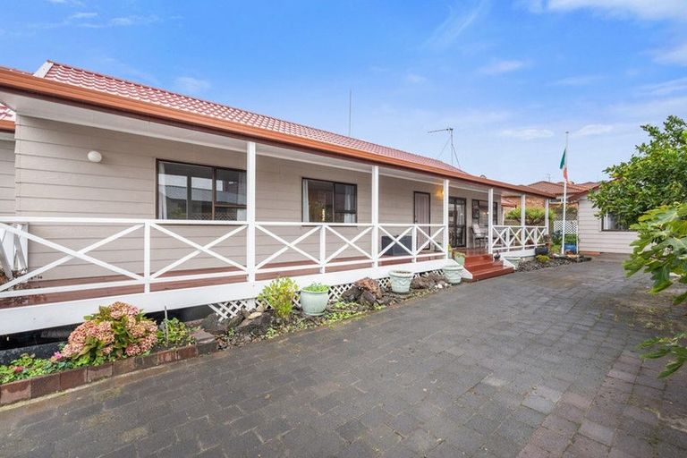 Photo of property in 143 Florence Avenue, Orewa, 0931