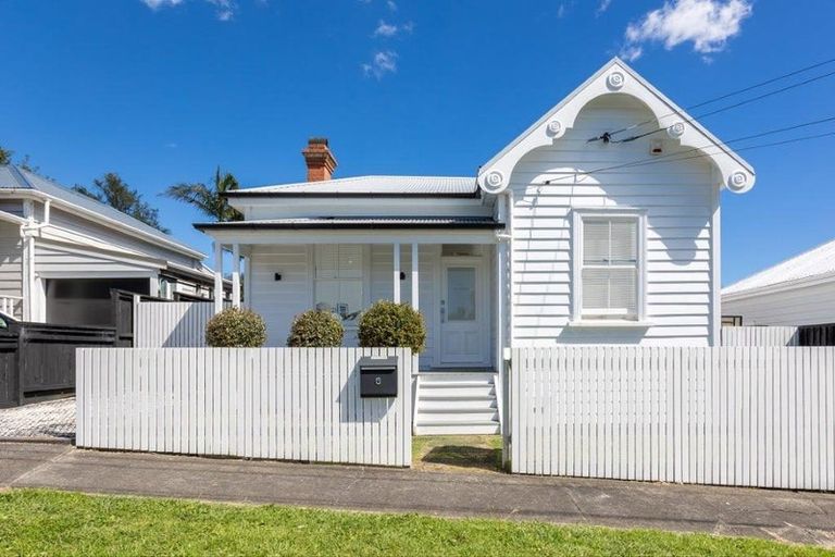 Photo of property in 6 Buchanan Street, Kingsland, Auckland, 1021