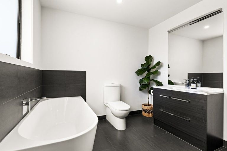 Photo of property in 114 Freyberg Avenue, Tamatea, Napier, 4112