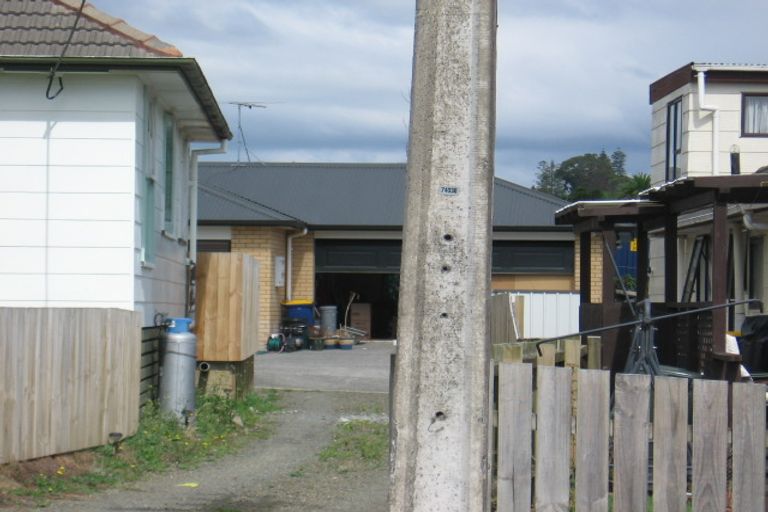 Photo of property in 82a Kelman Road, Kelston, Auckland, 0602