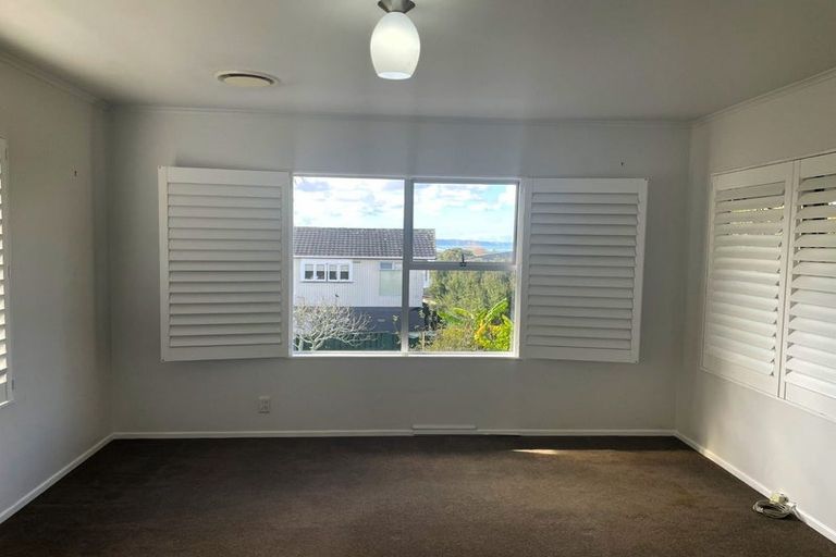 Photo of property in 8 Divich Avenue, Te Atatu South, Auckland, 0610