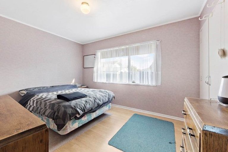 Photo of property in 12 Granville Drive, Massey, Auckland, 0614