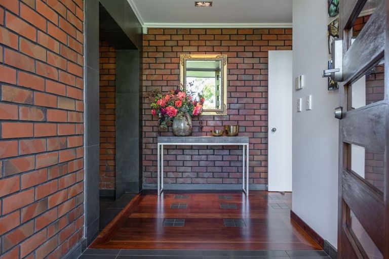 Photo of property in 17 Clyside Avenue, Half Moon Bay, Auckland, 2012