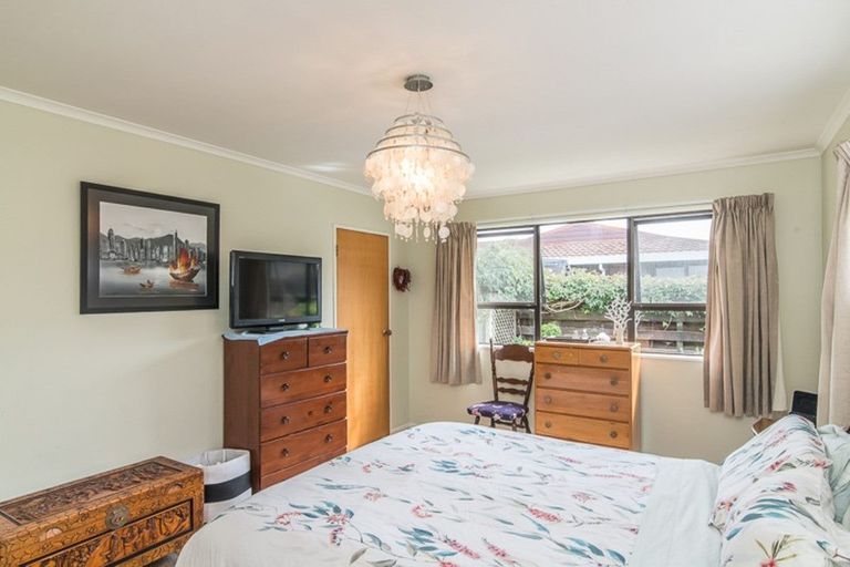 Photo of property in 43a Andrew Street, Waikanae, 5036