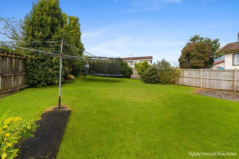 Photo of property in 27 Borich Road, Sunnyvale, Auckland, 0612
