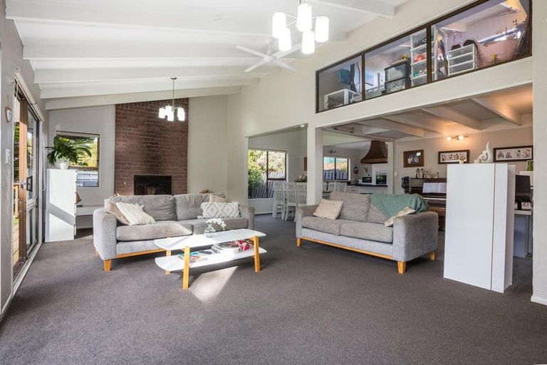 Photo of property in 22 Solander Place, Whitby, Porirua, 5024