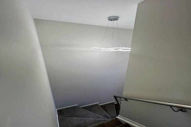 Photo of property in 14d Serjeant Street, Henderson, Auckland, 0612