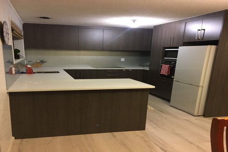 Photo of property in 2/39 Alfriston Road, Manurewa East, Auckland, 2102