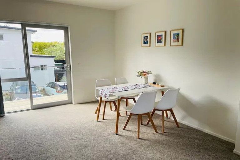 Photo of property in 55a Edmonton Road, Henderson, Auckland, 0612