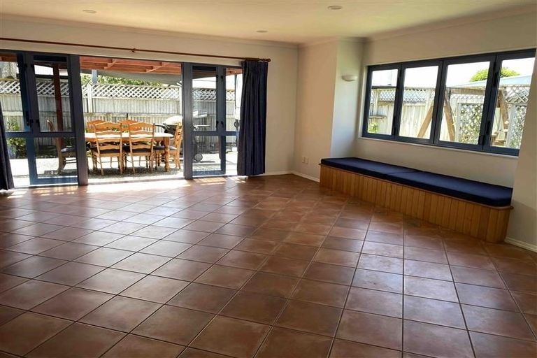 Photo of property in 34a Auckland Road, Greenmeadows, Napier, 4112