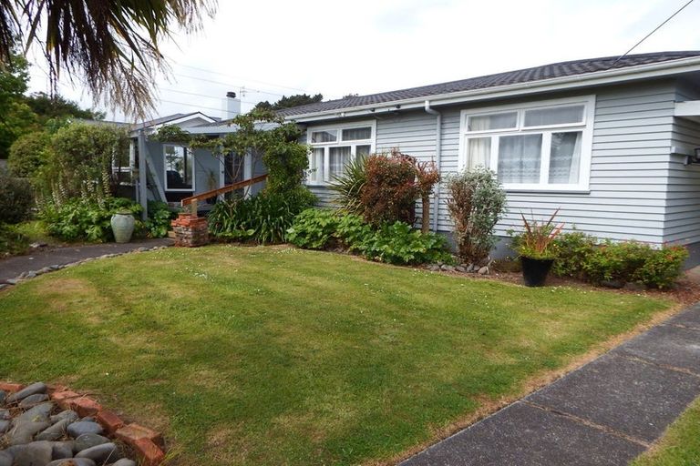 Photo of property in 14 Humphrey Street, Marton, 4710