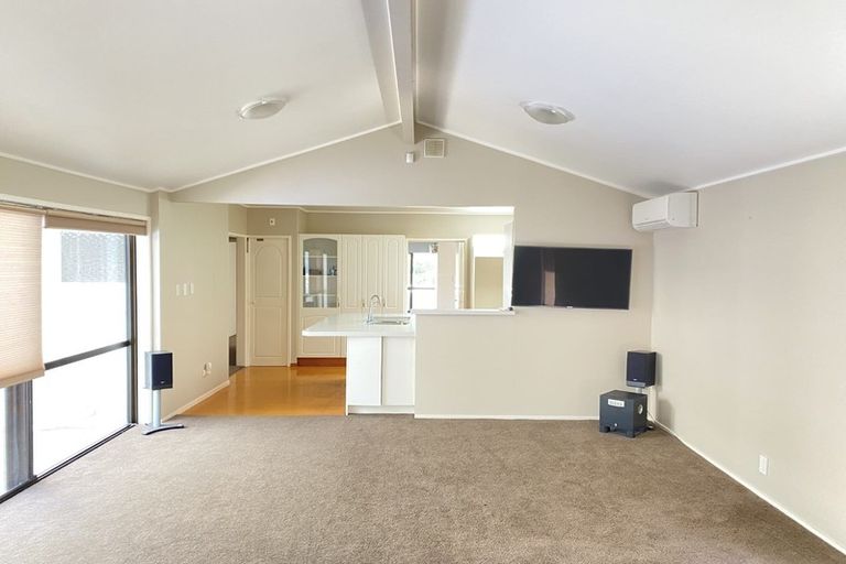 Photo of property in 875 Beach Road, Waiake, Auckland, 0630