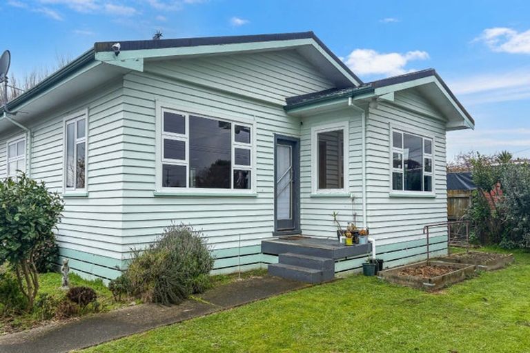 Photo of property in 38 Kirk Street, Otaki, 5512